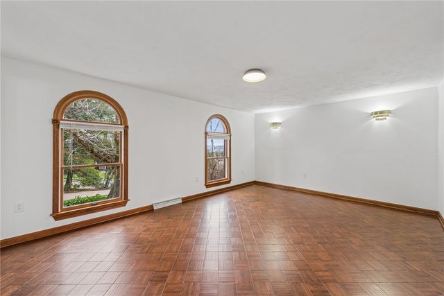 2242 Woodmont Dr, Murrysville, PA 15632