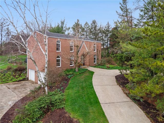 2242 Woodmont Dr, Murrysville, PA 15632