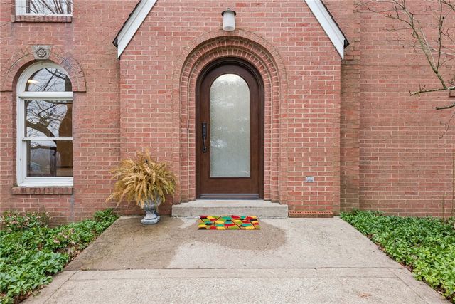 2242 Woodmont Dr, Murrysville, PA 15632