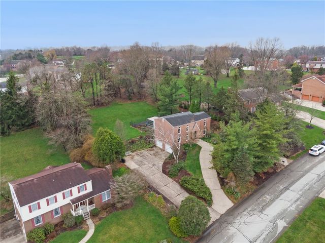 2242 Woodmont Dr, Murrysville, PA 15632