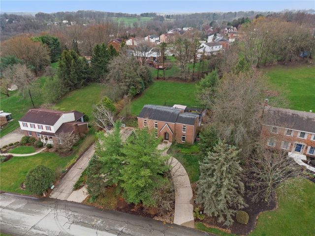 2242 Woodmont Dr, Murrysville, PA 15632