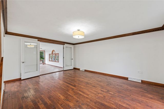 2242 Woodmont Dr, Murrysville, PA 15632