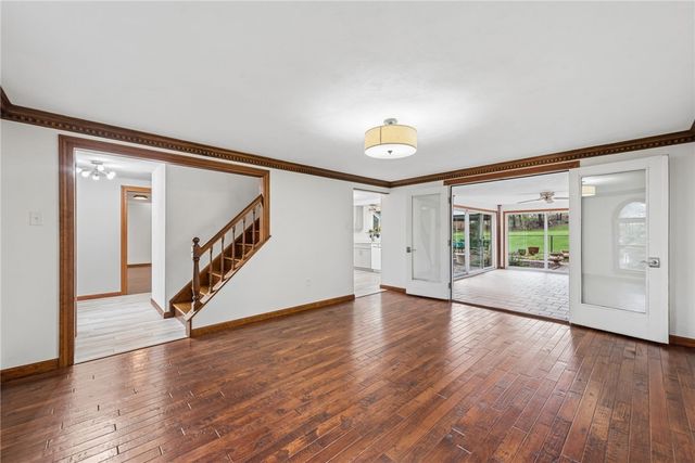 2242 Woodmont Dr, Murrysville, PA 15632