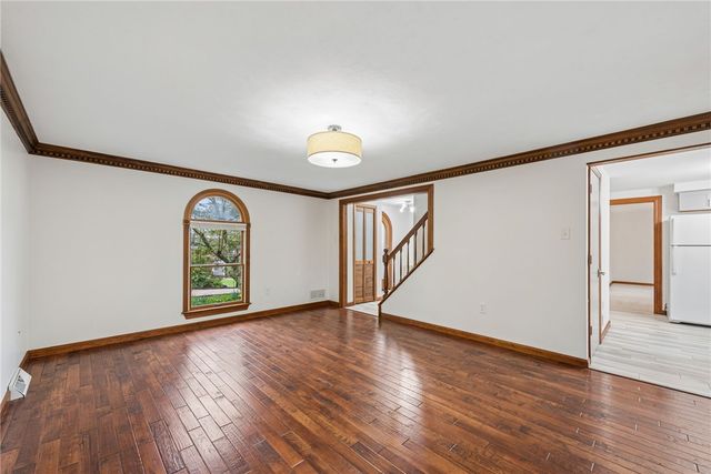 2242 Woodmont Dr, Murrysville, PA 15632