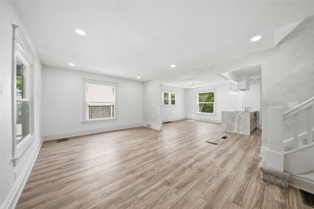 2506 High Street, Des Moines, IA 50312