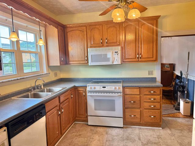 4030 Piedmont Road, Huntington, WV 25704