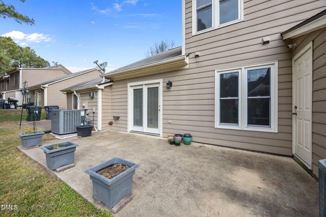 16 Crystal Oaks Court, Durham, NC 27707