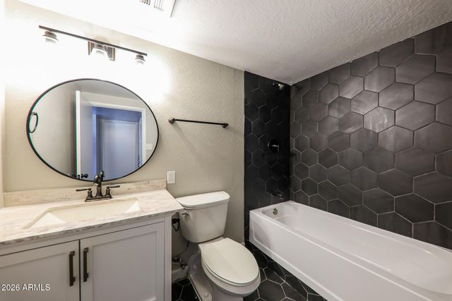 3640 E WILLOW Avenue, Phoenix, AZ 85032