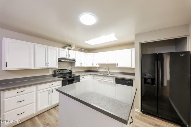 3640 E WILLOW Avenue, Phoenix, AZ 85032