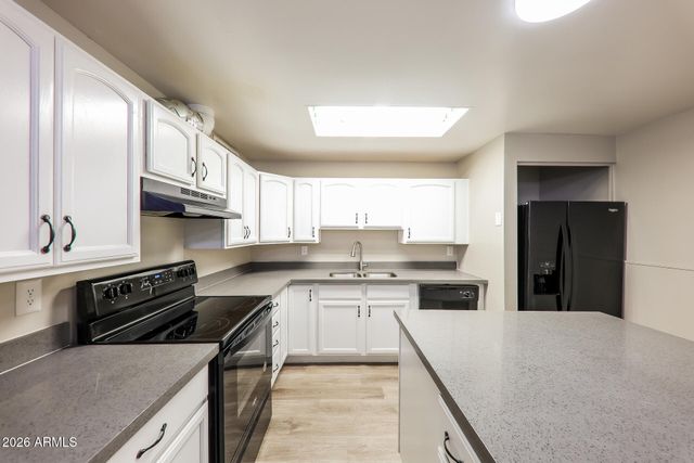 3640 E WILLOW Avenue, Phoenix, AZ 85032