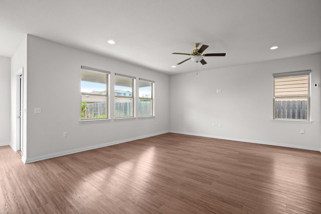 521 Falkland TRCE, Pflugerville, TX 78660