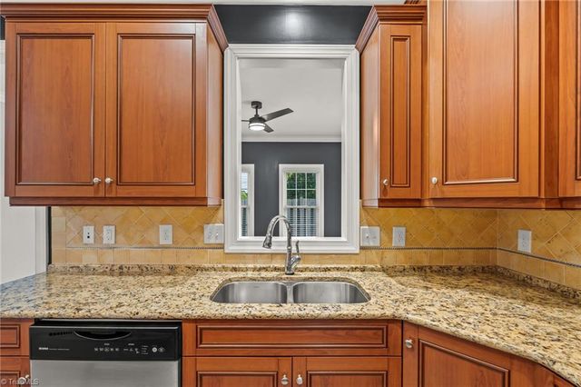 4318 Rockledge Lane, Thomasville, NC 27360