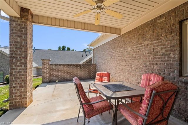 4318 Rockledge Lane, Thomasville, NC 27360