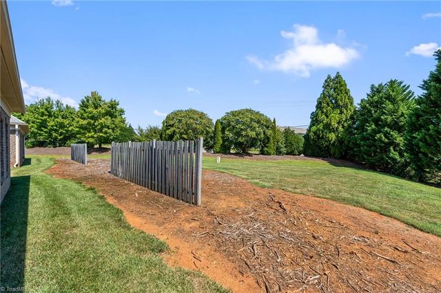 4318 Rockledge Lane, Thomasville, NC 27360