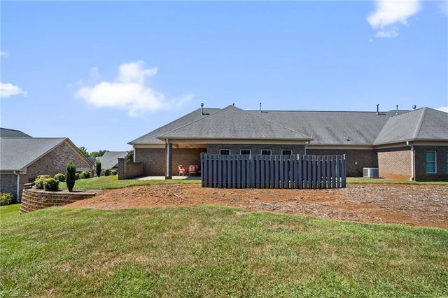 4318 Rockledge Lane, Thomasville, NC 27360