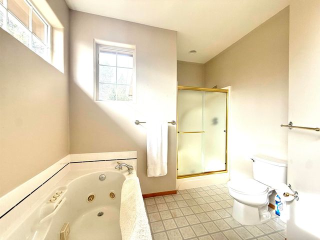 7010 N EAST BLUFF Ct, Spokane, WA 99218