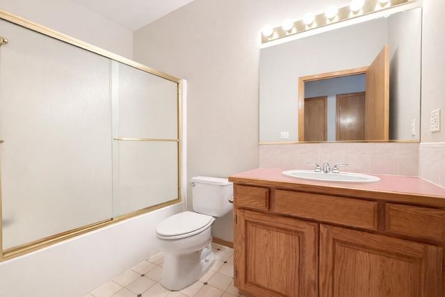 7010 N EAST BLUFF Ct, Spokane, WA 99218