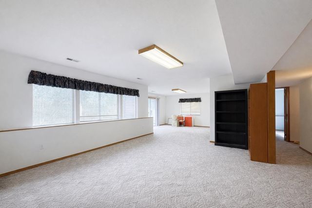 7010 N EAST BLUFF Ct, Spokane, WA 99218