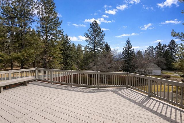 7010 N EAST BLUFF Ct, Spokane, WA 99218