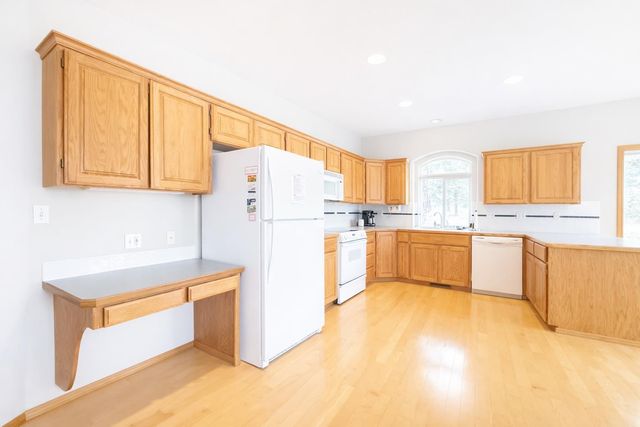 7010 N EAST BLUFF Ct, Spokane, WA 99218