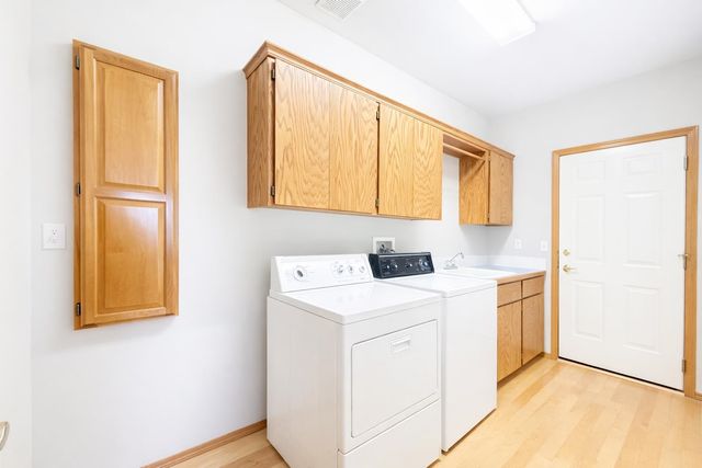 7010 N EAST BLUFF Ct, Spokane, WA 99218