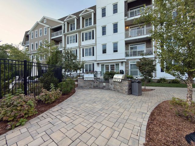 320 Middlesex Ave A402, Medford, MA 02155