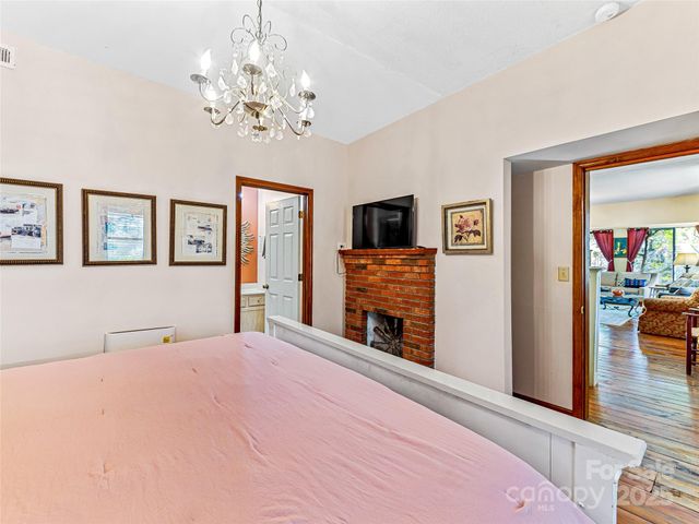 551 Bee Tree Road, Swannanoa, NC 28778