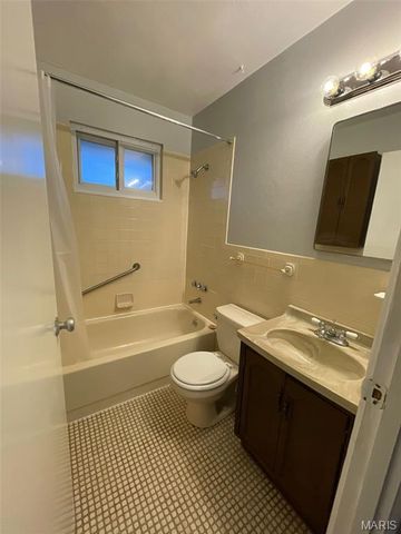 204 Roderick Drive, Unincorporated, MO 63137