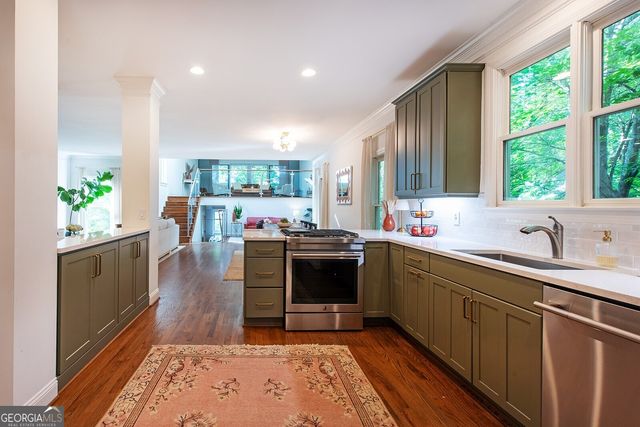 1064 Davis Circle NW, Atlanta, GA 30318