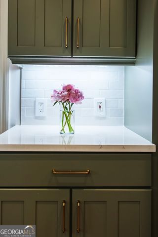 1064 Davis Circle NW, Atlanta, GA 30318
