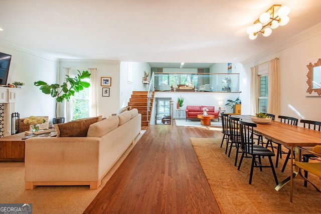 1064 Davis Circle NW, Atlanta, GA 30318