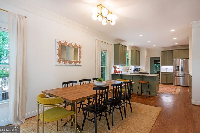 1064 Davis Circle NW, Atlanta, GA 30318