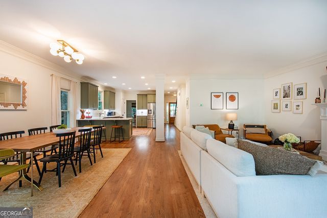 1064 Davis Circle NW, Atlanta, GA 30318