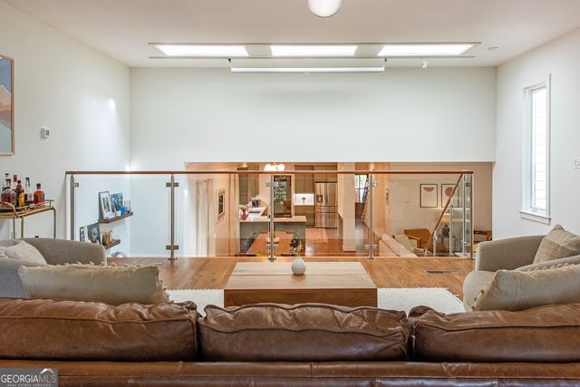 1064 Davis Circle NW, Atlanta, GA 30318