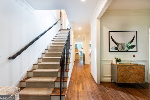 1064 Davis Circle NW, Atlanta, GA 30318