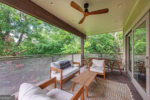 1064 Davis Circle NW, Atlanta, GA 30318