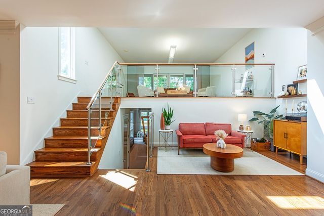 1064 Davis Circle NW, Atlanta, GA 30318