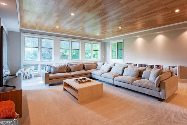 1064 Davis Circle NW, Atlanta, GA 30318