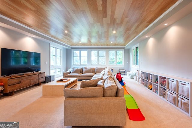 1064 Davis Circle NW, Atlanta, GA 30318