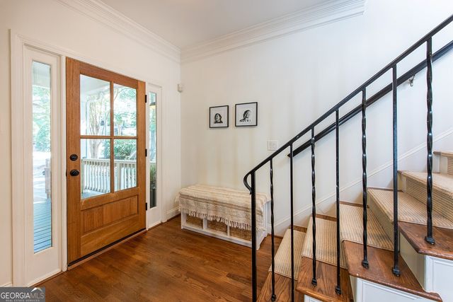 1064 Davis Circle NW, Atlanta, GA 30318