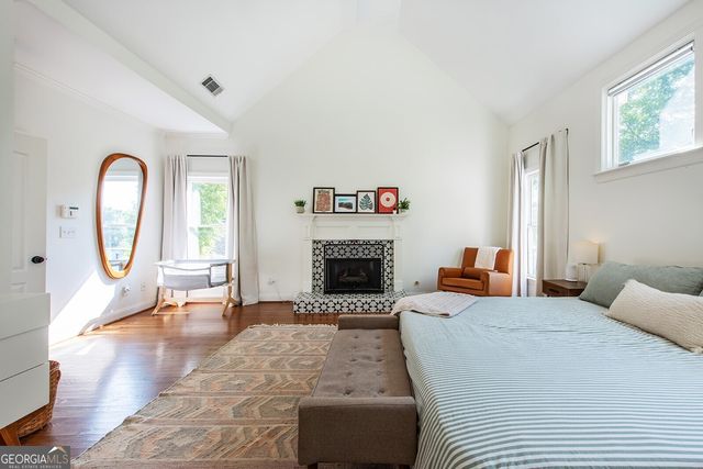 1064 Davis Circle NW, Atlanta, GA 30318