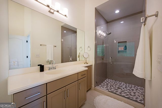 1064 Davis Circle NW, Atlanta, GA 30318