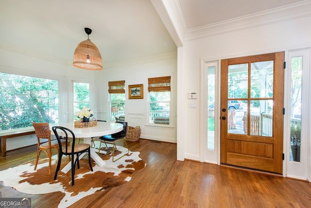 1064 Davis Circle NW, Atlanta, GA 30318