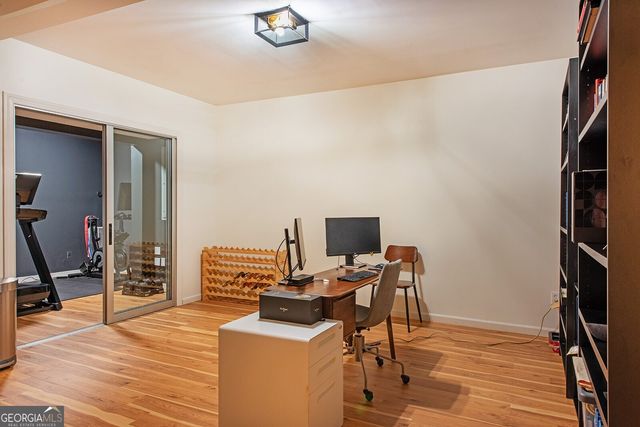 1064 Davis Circle NW, Atlanta, GA 30318