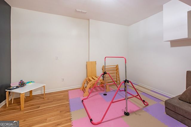 1064 Davis Circle NW, Atlanta, GA 30318