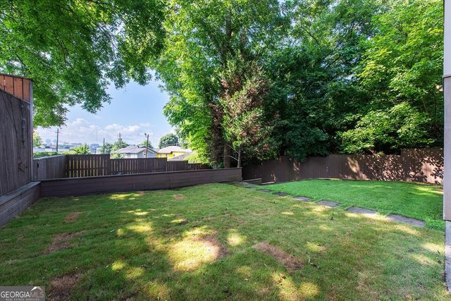 1064 Davis Circle NW, Atlanta, GA 30318
