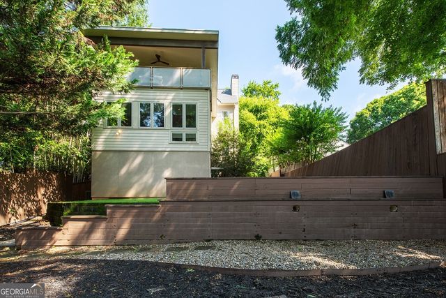 1064 Davis Circle NW, Atlanta, GA 30318