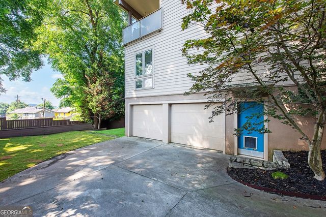 1064 Davis Circle NW, Atlanta, GA 30318