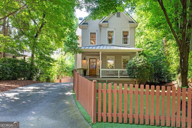 1064 Davis Circle NW, Atlanta, GA 30318