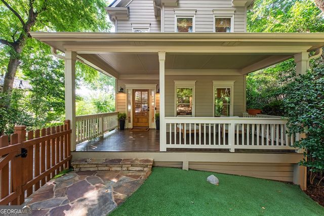 1064 Davis Circle NW, Atlanta, GA 30318